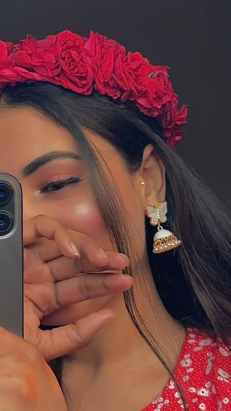 aesthetic hidden face dp