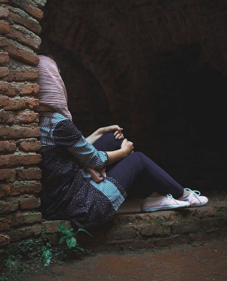 sad girl dp aesthetic